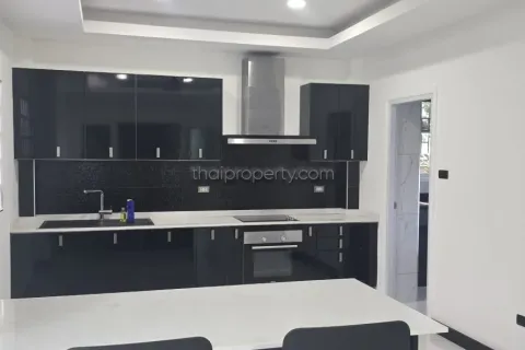 Casa de 3 dormitorios en Pattaya, Tailandia № 213187 - foto 6