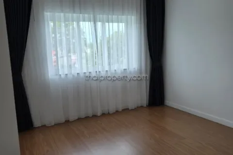 Casa de 3 dormitorios en Pattaya, Tailandia № 213187 - foto 3