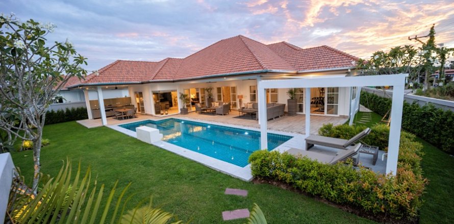 Villa in Hua Hin, Thailand 3 bedrooms № 168299