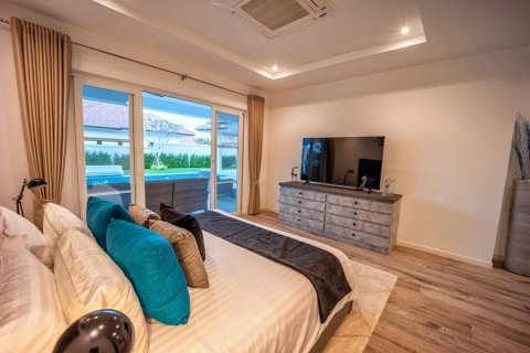 Villa in Hua Hin, Thailand 3 bedrooms № 168299 - photo 12