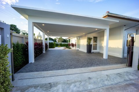 Villa in Hua Hin, Thailand 3 bedrooms № 168299 - photo 17