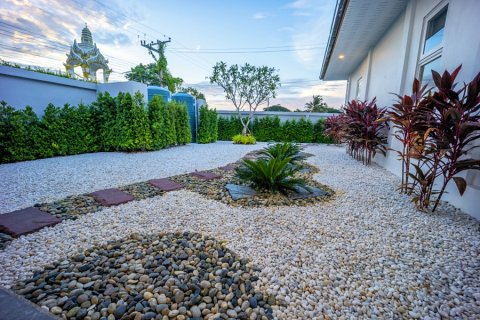 Villa in Hua Hin, Thailand 3 bedrooms № 168299 - photo 16