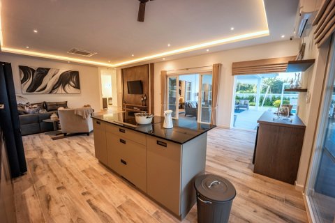 Villa in Hua Hin, Thailand 3 bedrooms № 168299 - photo 8