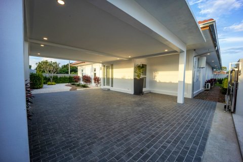 Villa in Hua Hin, Thailand 3 bedrooms № 168299 - photo 18