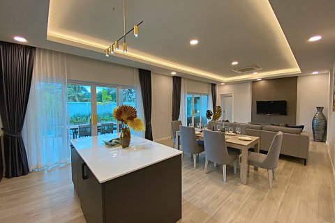 Villa in Hua Hin, Thailand 3 bedrooms № 168298 - photo 20