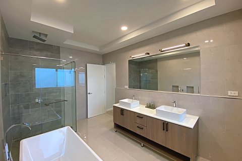 Villa in Hua Hin, Thailand 3 bedrooms № 168298 - photo 26