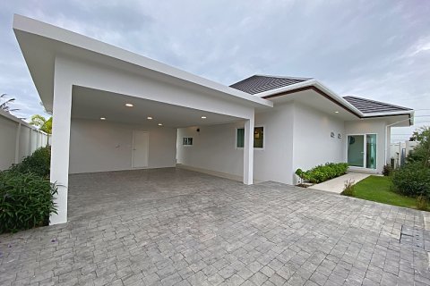 Villa in Hua Hin, Thailand 3 bedrooms № 168298 - photo 10