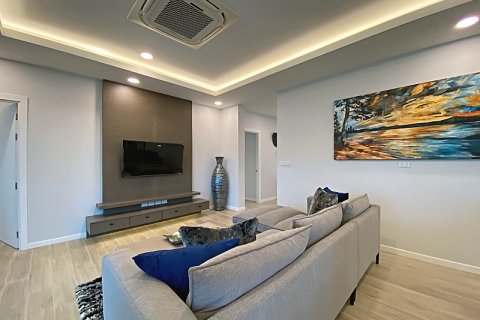 Villa in Hua Hin, Thailand 3 bedrooms № 168298 - photo 18