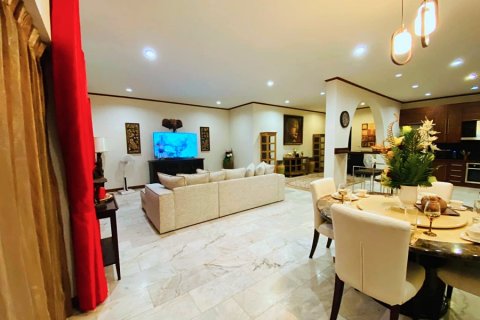 Villa in Hua Hin, Thailand 3 bedrooms № 168300 - photo 8