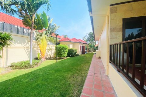 Villa in Hua Hin, Thailand 3 bedrooms № 168300 - photo 22