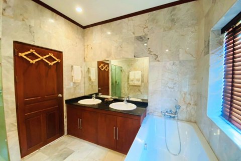 Villa in Hua Hin, Thailand 3 bedrooms № 168300 - photo 15