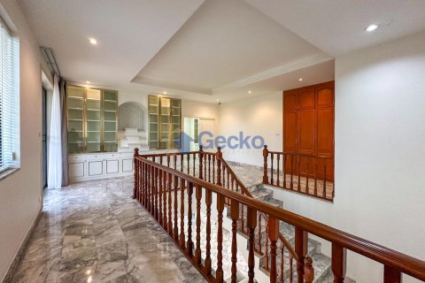 House in Pattaya, Thailand 4 bedrooms № 196621 - photo 22