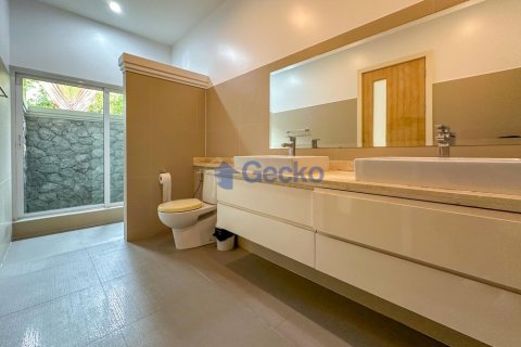House in Pattaya, Thailand 3 bedrooms № 196619 - photo 26