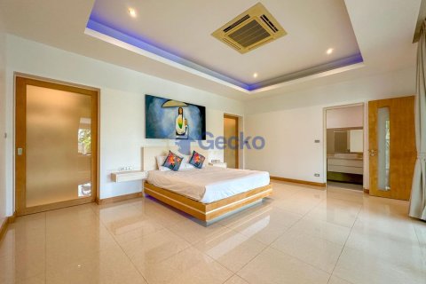 House in Pattaya, Thailand 3 bedrooms № 196619 - photo 24