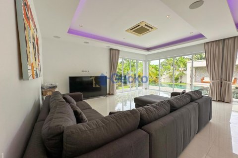 House in Pattaya, Thailand 3 bedrooms № 196619 - photo 17