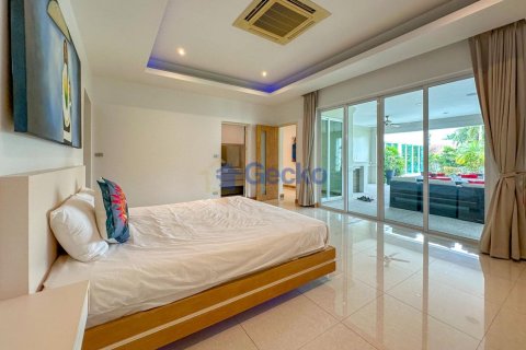 House in Pattaya, Thailand 3 bedrooms № 196619 - photo 25