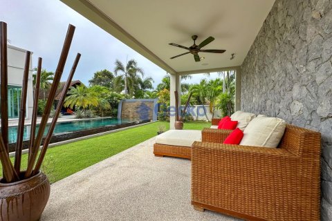 House in Pattaya, Thailand 3 bedrooms № 196619 - photo 7