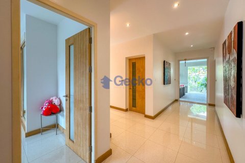 House in Pattaya, Thailand 3 bedrooms № 196619 - photo 23