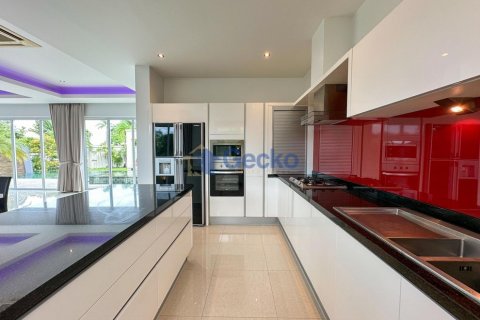 House in Pattaya, Thailand 3 bedrooms № 196619 - photo 18