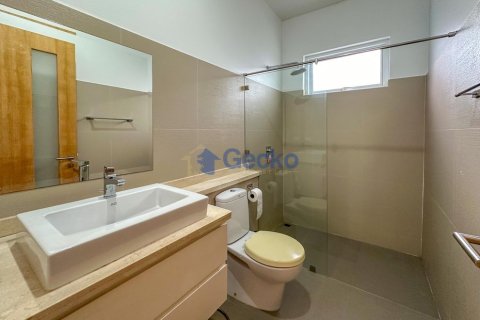 House in Pattaya, Thailand 3 bedrooms № 196619 - photo 20