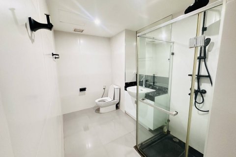 Кондоминиум с 3 спальнями в Кхлонг Сане, Бангкок, Таиланд № 141087 - фото 6
