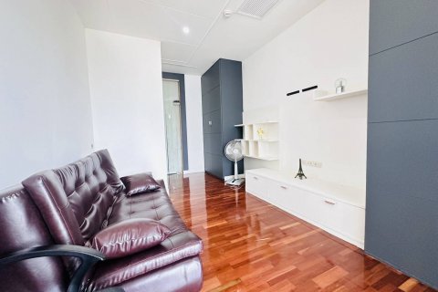 Кондоминиум с 3 спальнями в Кхлонг Сане, Бангкок, Таиланд № 141087 - фото 7