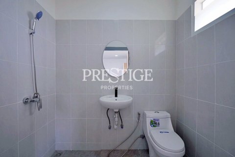 House in Pattaya, Thailand 6 bedrooms № 233248 - photo 27