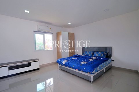 House in Pattaya, Thailand 6 bedrooms № 233248 - photo 25