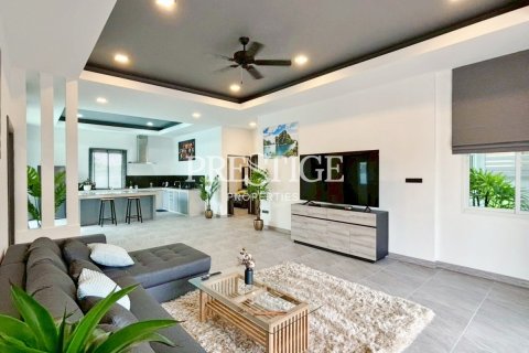 House in Pattaya, Thailand 3 bedrooms № 233249 - photo 5