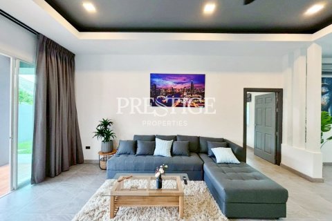 House in Pattaya, Thailand 3 bedrooms № 233249 - photo 3