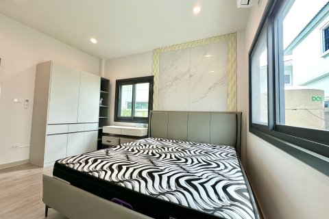 House in Phuket, Thailand 4 bedrooms № 172168 - photo 10