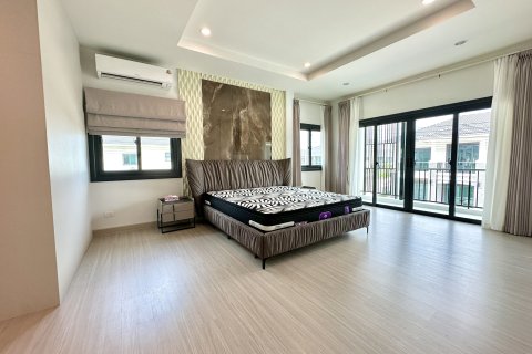 House in Phuket, Thailand 4 bedrooms № 172168 - photo 9