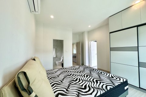 House in Phuket, Thailand 4 bedrooms № 172168 - photo 18