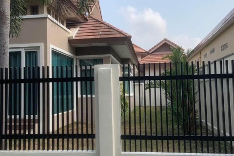 House in Pattaya, Thailand 3 bedrooms № 172165 - photo 3