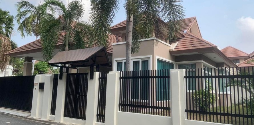 House in Pattaya, Thailand 3 bedrooms № 172165