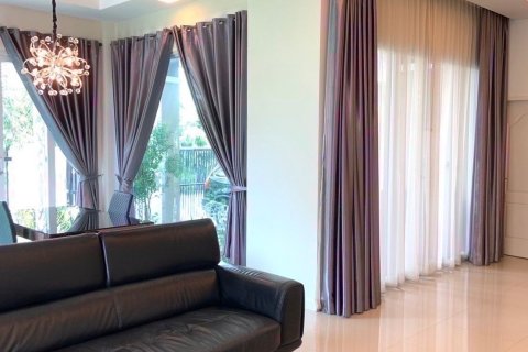 House in Pattaya, Thailand 3 bedrooms № 172165 - photo 10