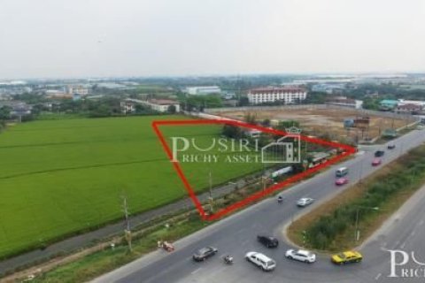 Terrain à Sam Phran, Thaïlande 11200 m2 № 158071 - photo 3