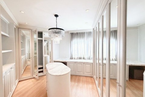 Studio in the Condo in Sathon, Bangkok, Thailand  № 158069 - photo 2