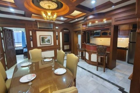 Condo in Bangkok, Thailand, 3 bedrooms  № 114427 - photo 6