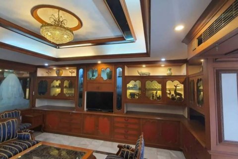 Condo in Bangkok, Thailand, 3 bedrooms  № 114427 - photo 7