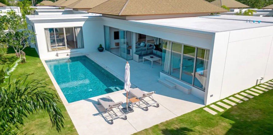 Villa in Phuket, Thailand 4 bedrooms № 133633