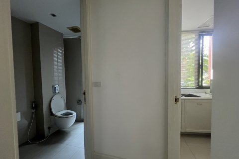 Condo in Bang Rak, Bangkok, Thailand, 3 bedrooms  № 133635 - photo 7