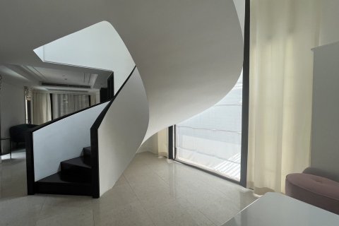 Condo in Bang Rak, Bangkok, Thailand, 3 bedrooms  № 133635 - photo 4