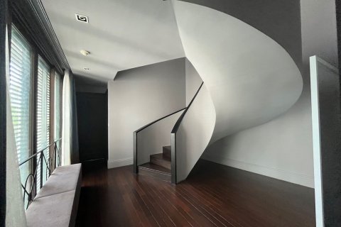 Condo in Bang Rak, Bangkok, Thailand, 3 bedrooms  № 133635 - photo 10