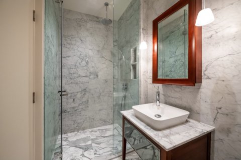 Condo in Watthana, Bangkok, Thailand, 2 bedrooms  № 133636 - photo 25