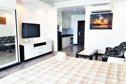 Condo in Pattaya, Thailand, 3 bedrooms  № 172084 - photo 2