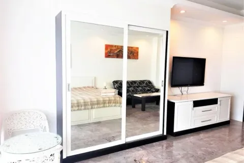 Condo in Pattaya, Thailand, 3 bedrooms  № 172084 - photo 3
