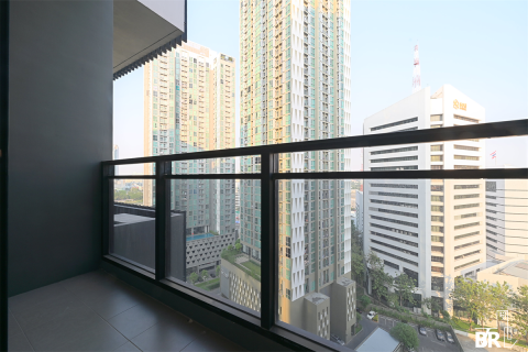 Condo in Bangkok, Thailand, 1 bedroom  № 199842 - photo 2