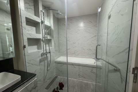 Condo à Khlong San, Bangkok, Thaïlande, 2 chambres  № 173400 - photo 11