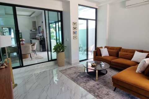 House in Phuket, Thailand 3 bedrooms № 173402 - photo 3
